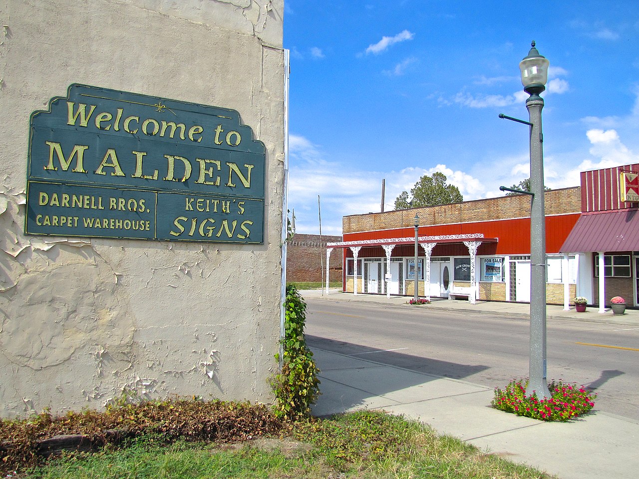 1280px-Malden-welcome-sign-mo